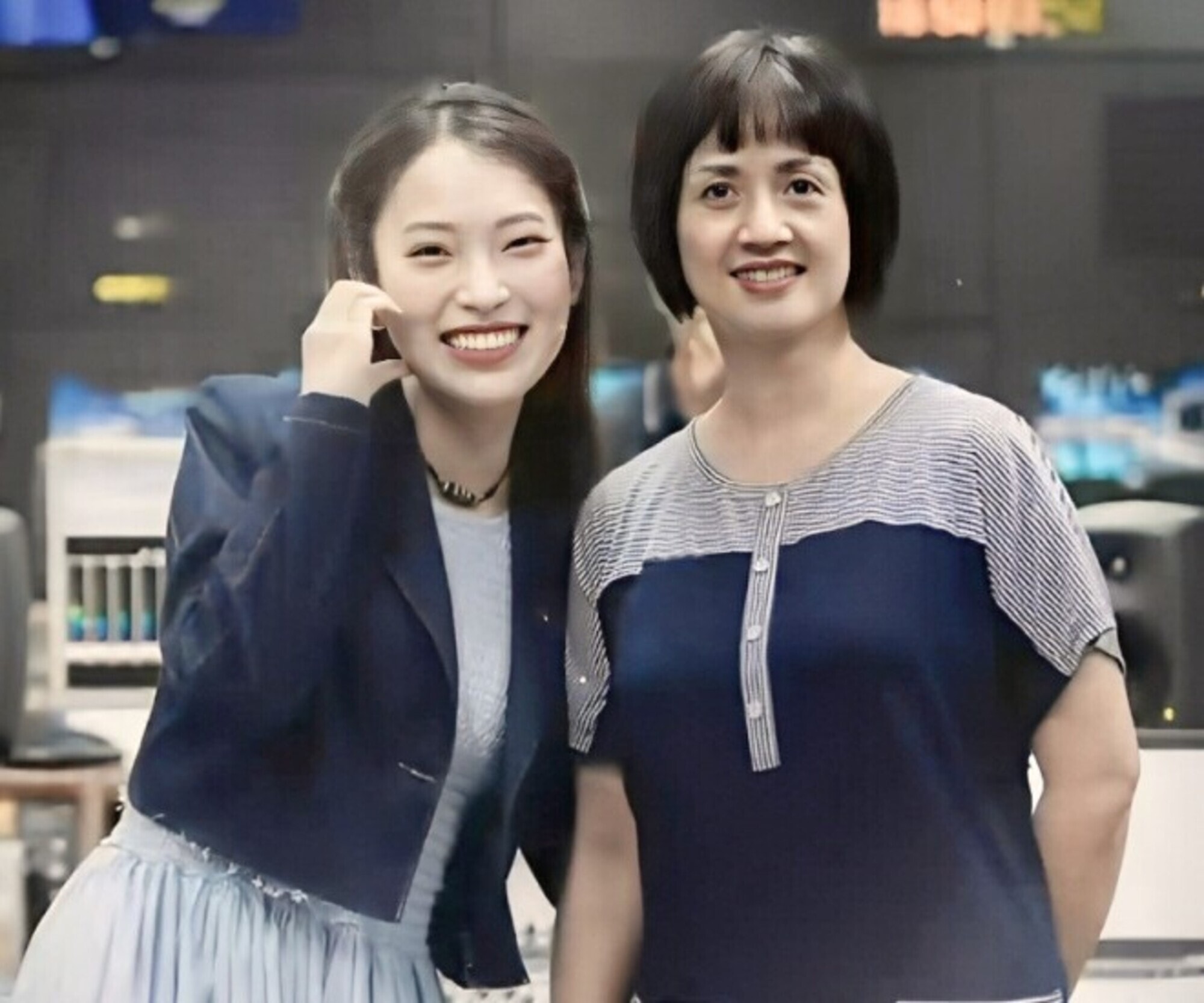 Khoảnh khắc 2 thế hệ dẫn chương trình 