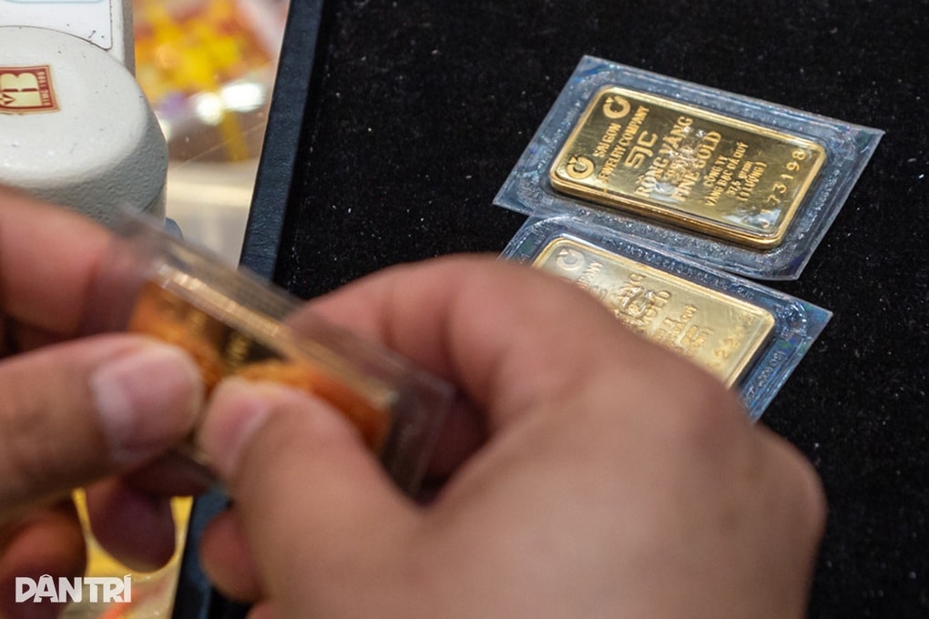 Giá vàng miếng giảm gần 7 triệu đồng từ đỉnh - 1 Giá vàng miếng giảm gần 7 triệu đồng từ đỉnh - 1