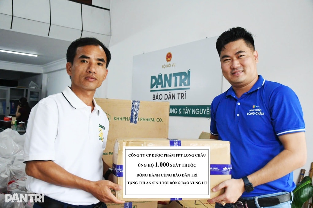 Dược phẩm Long Châu cùng báo Dân trí hỗ trợ thuốc tới bà con vùng lũ - 3