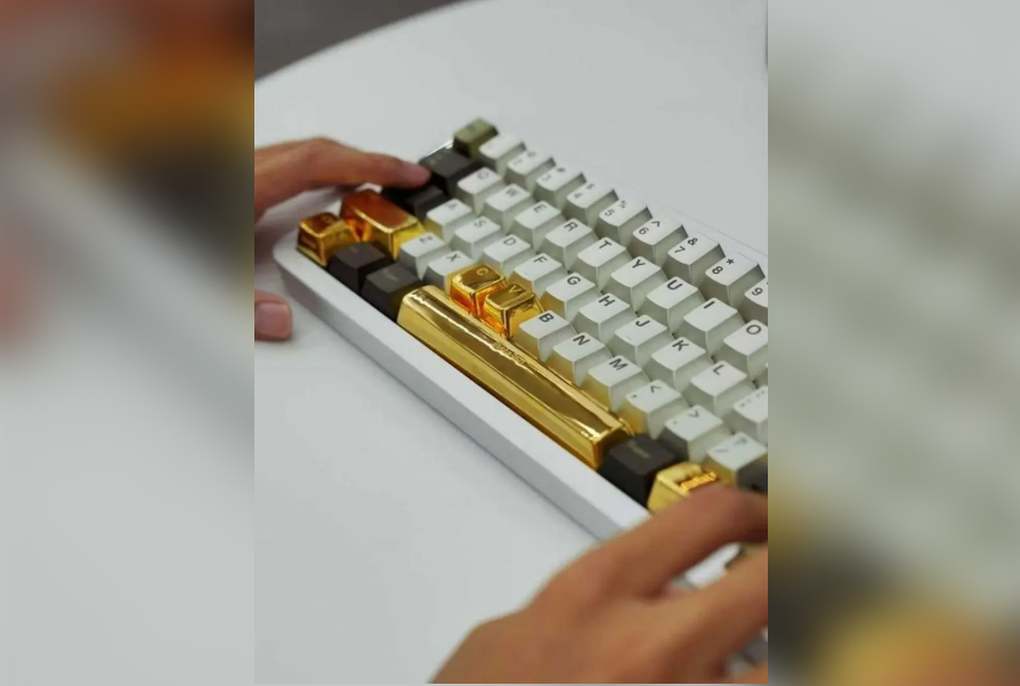 Công ty tặng bàn phím vàng trị giá 148 triệu đồng giữ chân nhân viên giỏi - 1 Công ty tặng bàn phím vàng trị giá 148 triệu đồng giữ chân nhân viên giỏi - 1