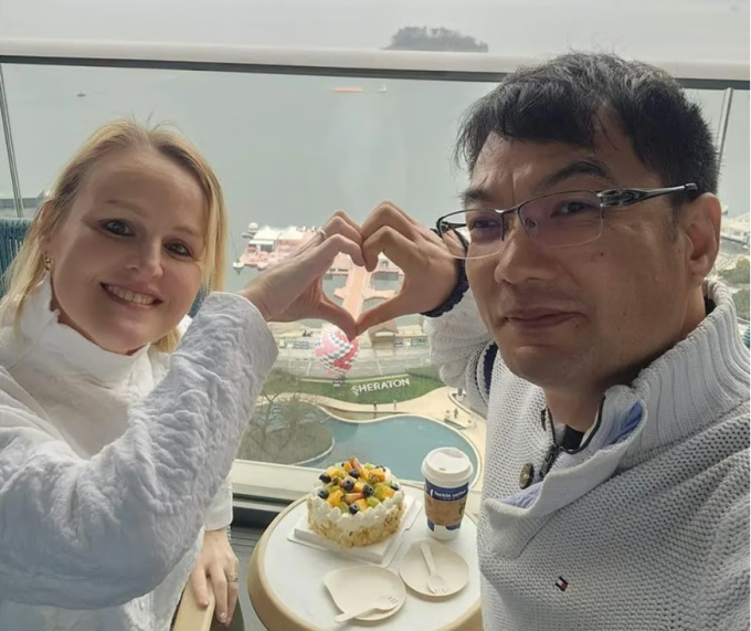 Chàng trai mù cưới vợ tiến sĩ