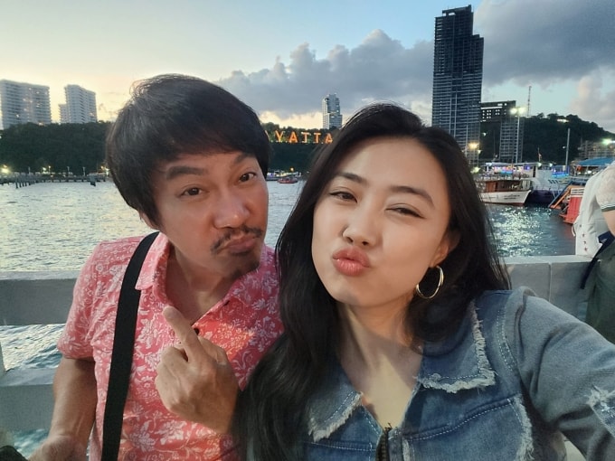 Vợ chồng Lê Huỳnh đi du lịch ở Pattaya, Thái Lan năm 2023. Ảnh: Nhân vật cung cấp