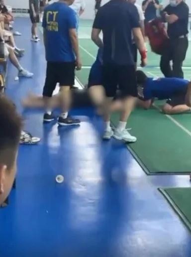 Người đàn ông 51 tuổi đột ngột tử vong khi đang chơi cầu lông - Ảnh 2.