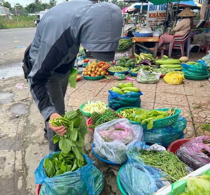 Giá nông thủy sản miền Tây: Rau xanh tăng giá vùn vụt - Ảnh 1. Giá nông thủy sản miền Tây: Rau xanh tăng giá vùn vụt - Ảnh 1.
