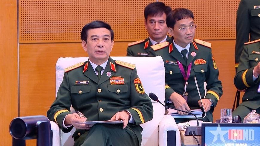 Đại tướng Phan Văn Giang dự tiệc trà giữa các Bộ trưởng Quốc phòng ASEAN và Bộ trưởng Chiến tranh Hoa Kỳ.