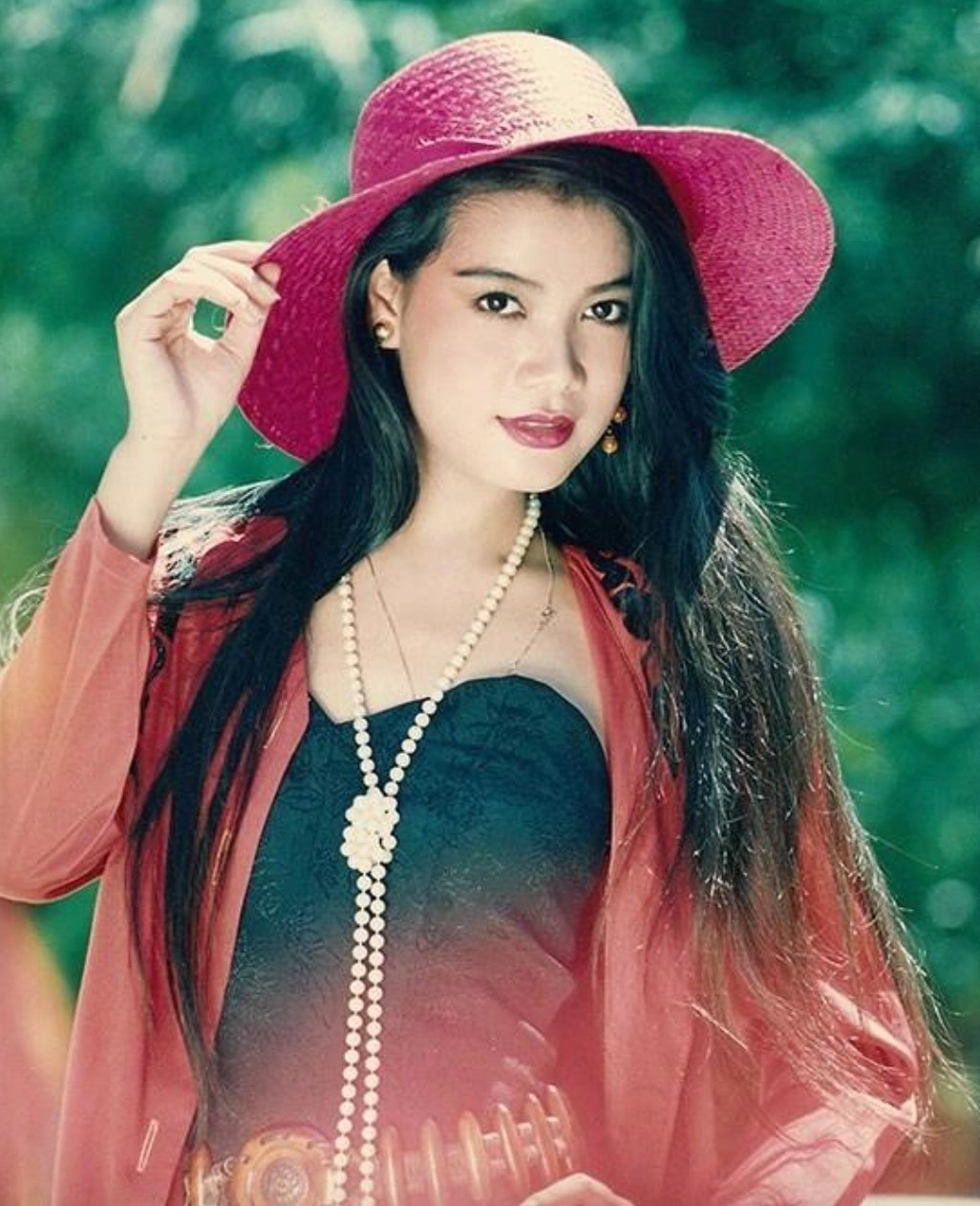 Năm 1993, người đẹp được cố diễn viên Lê Công Tuấn Anh phát hiện và thuyết phục đạo diễn Lưu Phước Sang mời đóng phim 