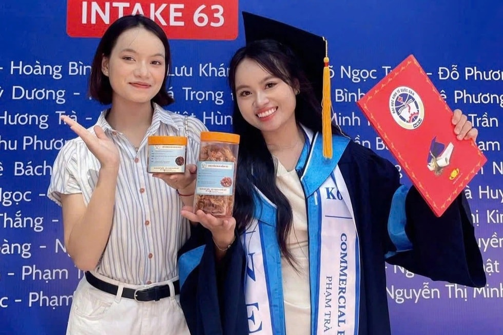 Hai chị em giải cứu nghề biển của bố mẹ, thu vài chục triệu mỗi ngày - 1