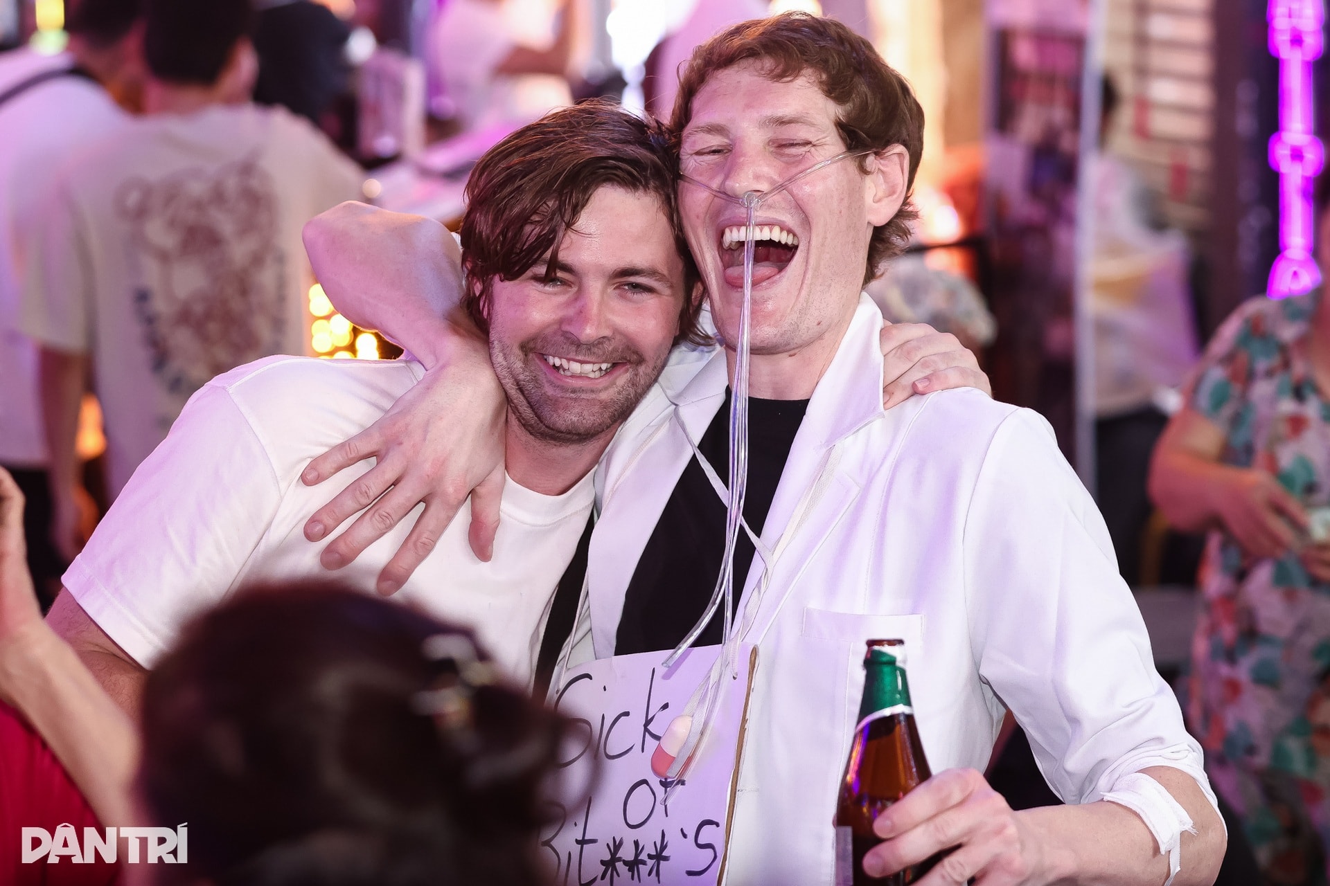 Phố đi bộ Nguyễn Huệ, Bùi Viện thất thủ trong đêm Halloween  - 14