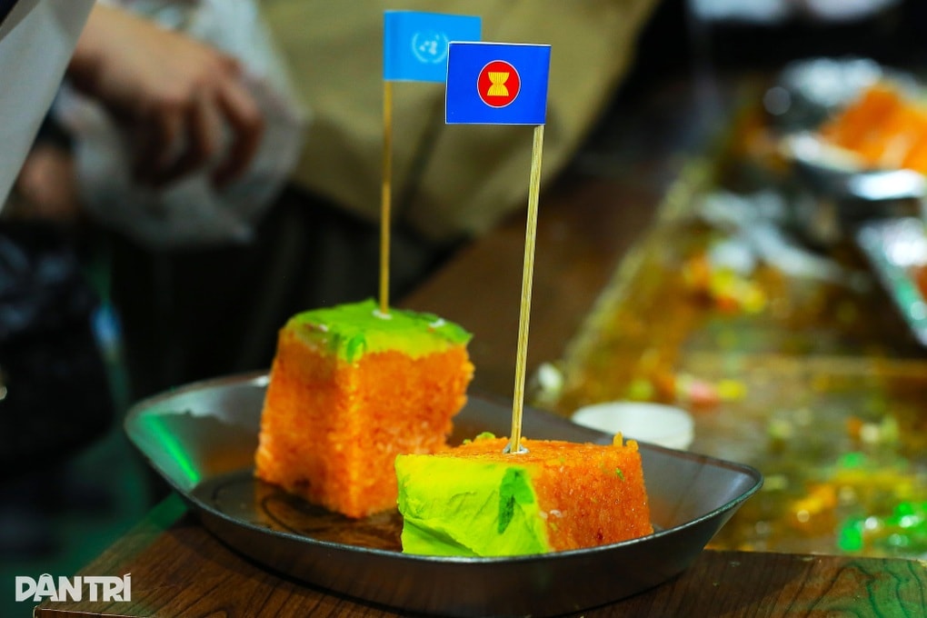 Mô hình Trung tâm Triển lãm Việt Nam làm từ 510kg xôi, đậu xác lập kỷ lục - 4 Mô hình Trung tâm Triển lãm Việt Nam làm từ 510kg xôi, đậu xác lập kỷ lục - 4