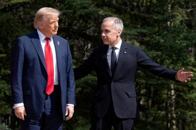 Tổng thống Mỹ Donald Trump và Thủ tướng Canada Mark Carney ngày 16/6. Ảnh: Reuters