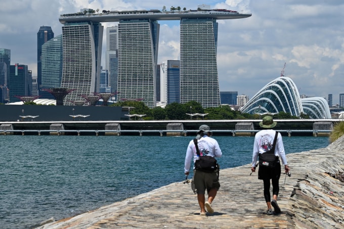 Khu phức hợp Marina Bay Sands nổi tiếng của Singapore trong bức ảnh chụp từ xa ngày 14/10. Ảnh: AFP