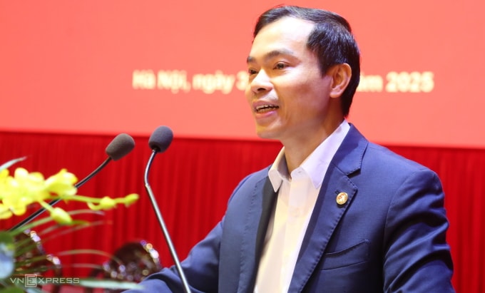 PGS Nguyễn Mạnh Hùng. Ảnh: Viết Tuân