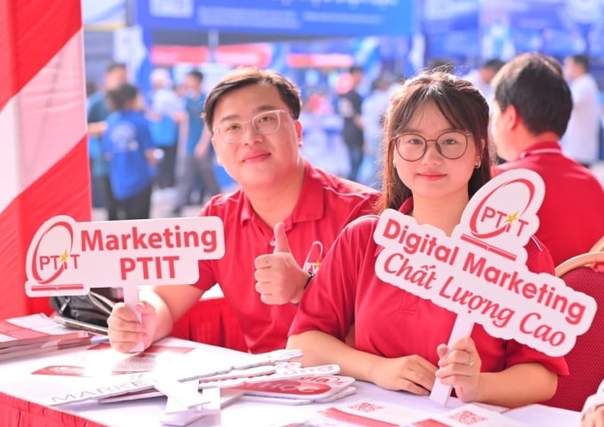 Học viện Công nghệ Bưu chính Viễn thông tại buổi tư vấn tuyển sinh hồi tháng 7. Ảnh: Fanpage nhà trường