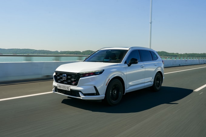 Honda CR-V e:HEV RS nhập khẩu Thái Lan. Ảnh: HVN