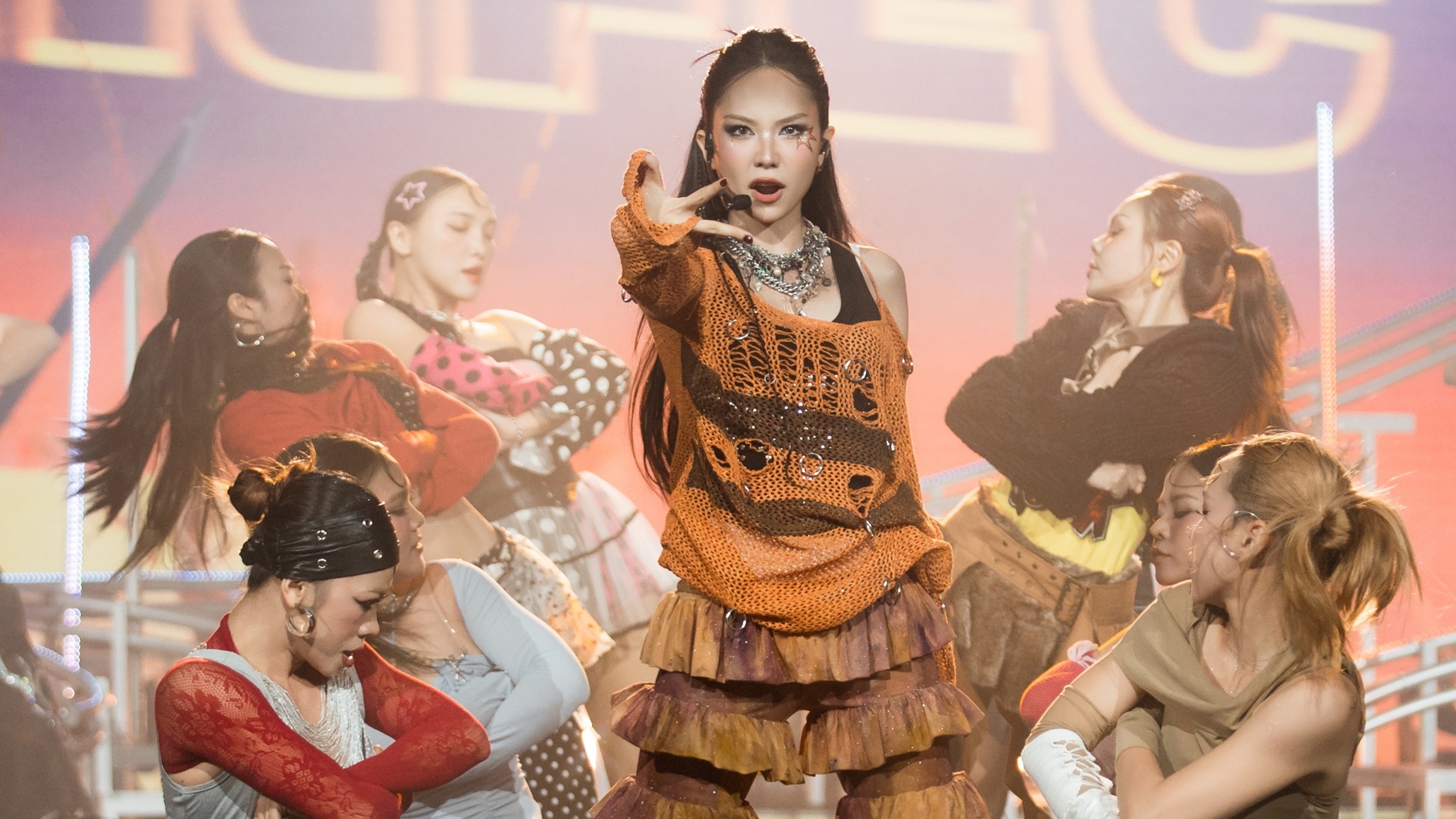 Toàn cảnh showcase ra album đầu tay của Mai Phương 