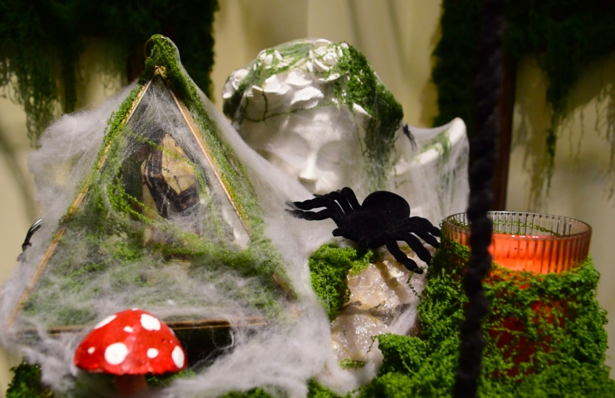 Ấn tượng màu sắc lễ hội Halloween giữa mùa mưa - Ảnh 8.