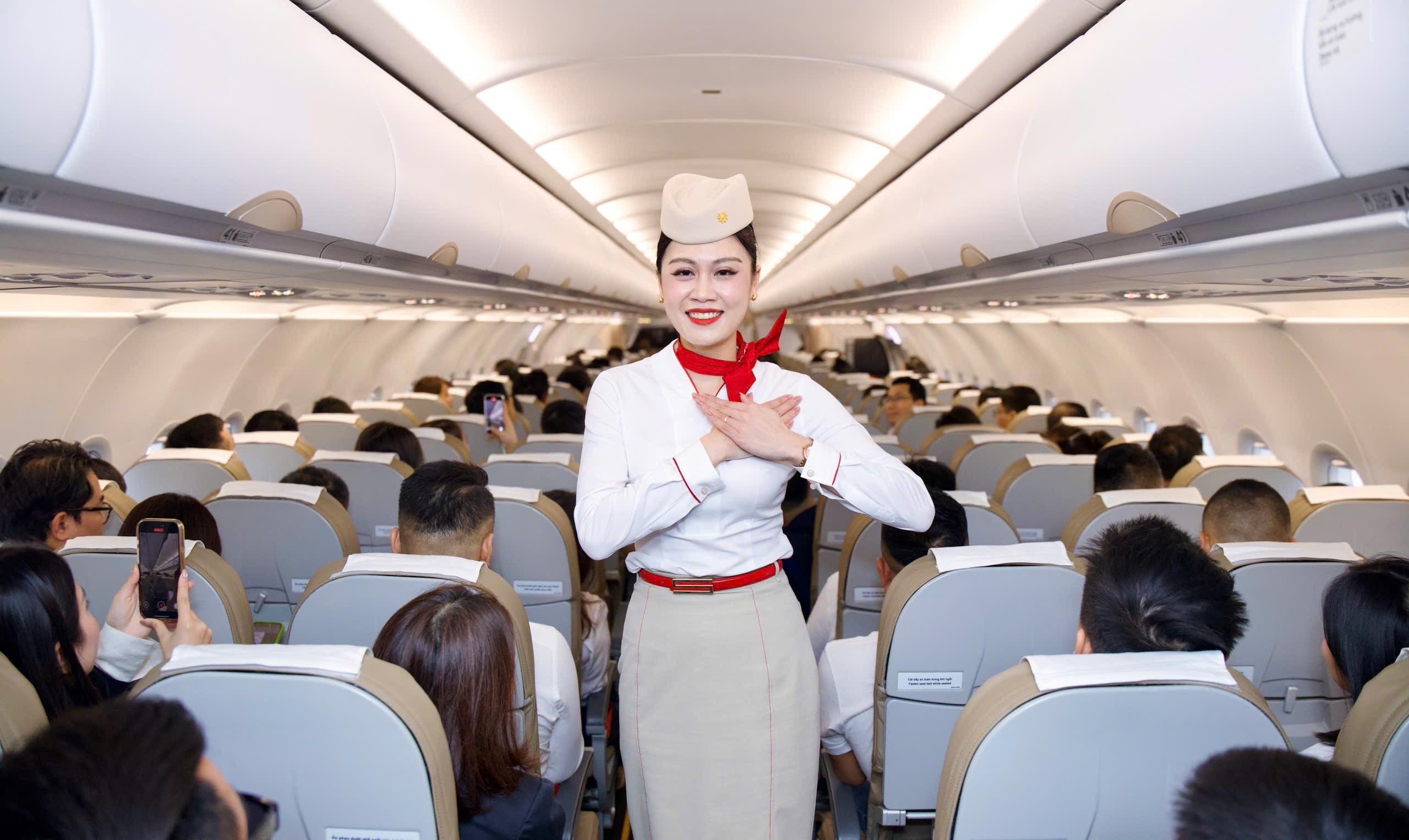 Sun PhuQuoc Airways khai thác chuyến bay thương mại đầu tiên - Ảnh 7.