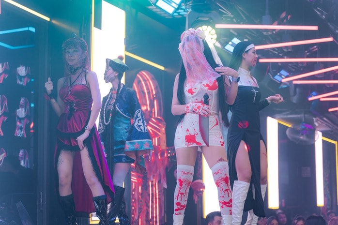 VIDEO: Nhiều bạn trẻ TP HCM kiếm "bộn" tiền trong đêm Halloween - Ảnh 12.