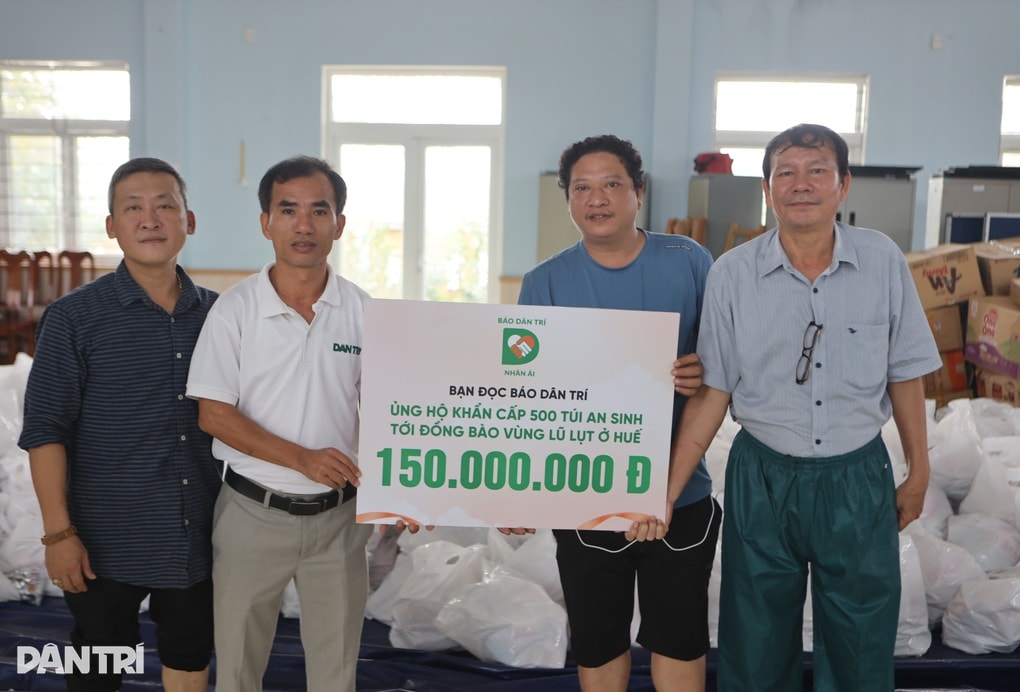 Hành trình đưa 1.000 túi an sinh đến người dân vùng lũ Đà Nẵng và Huế - 4 Hành trình đưa 1.000 túi an sinh đến người dân vùng lũ Đà Nẵng và Huế - 4