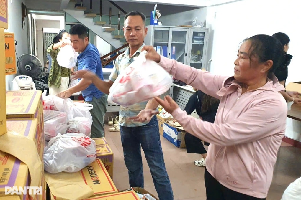 Hành trình đưa 1.000 túi an sinh đến người dân vùng lũ Đà Nẵng và Huế - 1 Hành trình đưa 1.000 túi an sinh đến người dân vùng lũ Đà Nẵng và Huế - 1