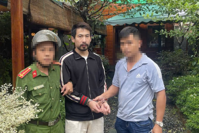 Li Shang Ze bị bắt giữ sau ít giờ trốn khỏi bệnh viện. Ảnh: Cao Em