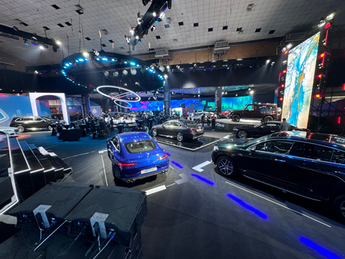 Hãng ô tô đua nhau "ra riêng" - Ảnh 1.