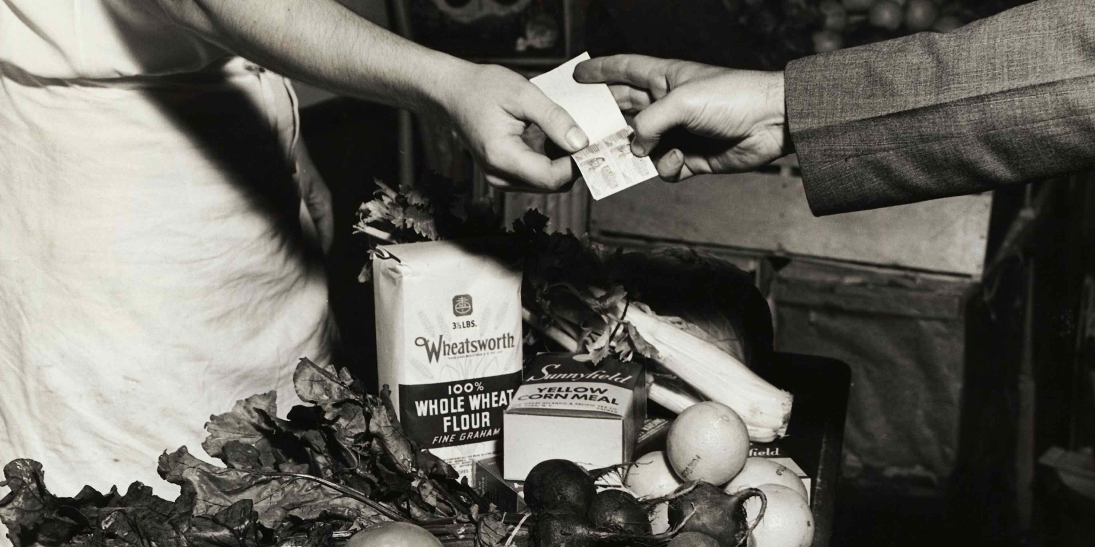 Chương trình tem phiếu thực phẩm của Mỹ ra đời vào thời kỳ Đại Suy Thoái, được thiết kế để hỗ trợ nông dân và doanh nghiệp Mỹ.