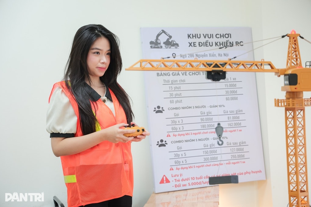 Hà Nội: Quán cà phê công trường, khách đến lái máy xúc, xe ben - 5 Hà Nội: Quán cà phê công trường, khách đến lái máy xúc, xe ben - 5