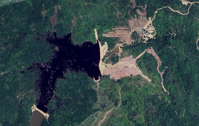 Các hồ chứa nước trên núi ở khu vực xảy ra sự cố nhìn từ Google Earth