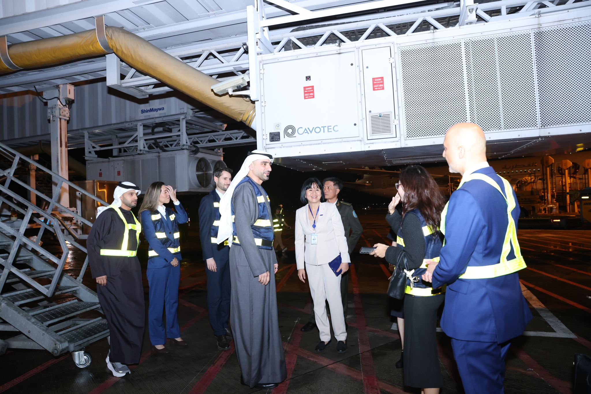 Etihad Airways dùng "siêu máy bay" khai trương đường bay thẳng Hà Nội - Abu Dhabi - Ảnh 3.