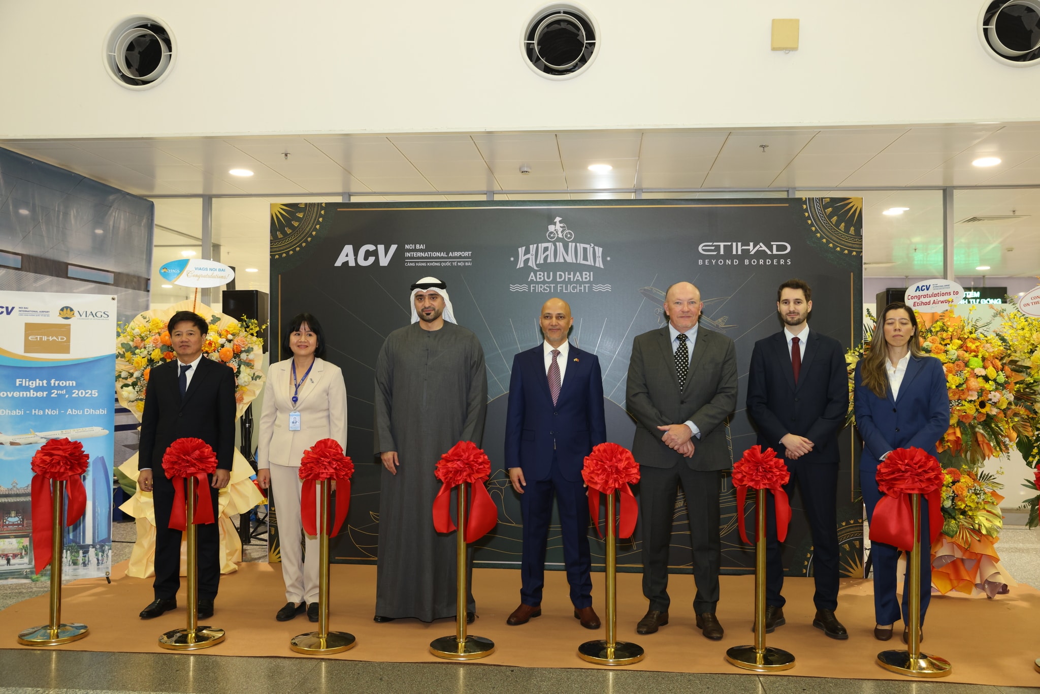 Etihad Airways dùng "siêu máy bay" khai trương đường bay thẳng Hà Nội - Abu Dhabi - Ảnh 6.
