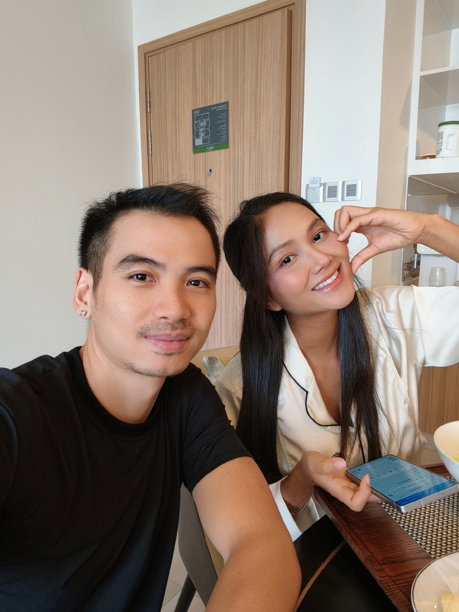 H’Hen Niê xin lỗi ảnh 1 H’Hen Nie xin loi anh 1