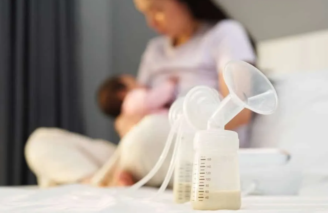 Chuyên gia nói gì về việc dùng sữa mẹ pha cà phê?- Ảnh 2. Chuyên gia nói gì về việc dùng sữa mẹ pha cà phê?- Ảnh 2.