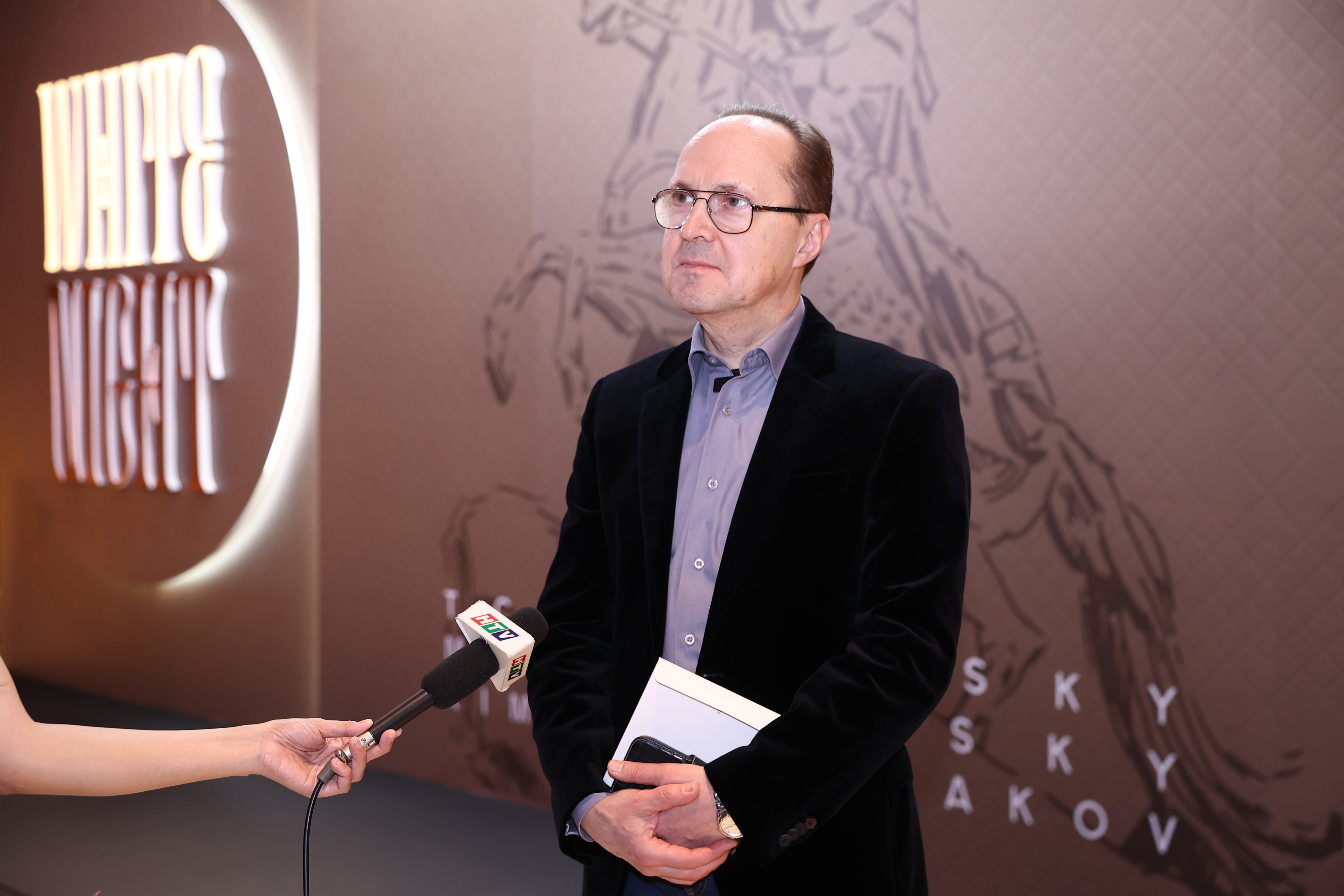 Ông Gennady Stepanovic Bezdetko - Đại sứ đặc mệnh toàn quyền Liên bang Nga tại Việt Nam.