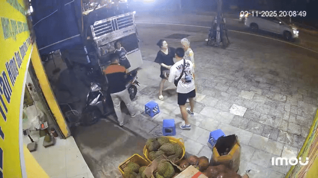 Tìm cụ bà Hàn Quốc đi lạc, chủ tiệm từ chối nhận 13 triệu đồng tiền cảm ơn - 2 Tìm cụ bà Hàn Quốc đi lạc, chủ tiệm từ chối nhận 13 triệu đồng tiền cảm ơn - 2