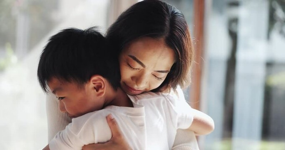 Con trai ôm khư khư chiếc hộp bạc, tôi bật khóc khi biết bí mật bên trong - 1 Con trai ôm khư khư chiếc hộp bạc, tôi bật khóc khi biết bí mật bên trong - 1