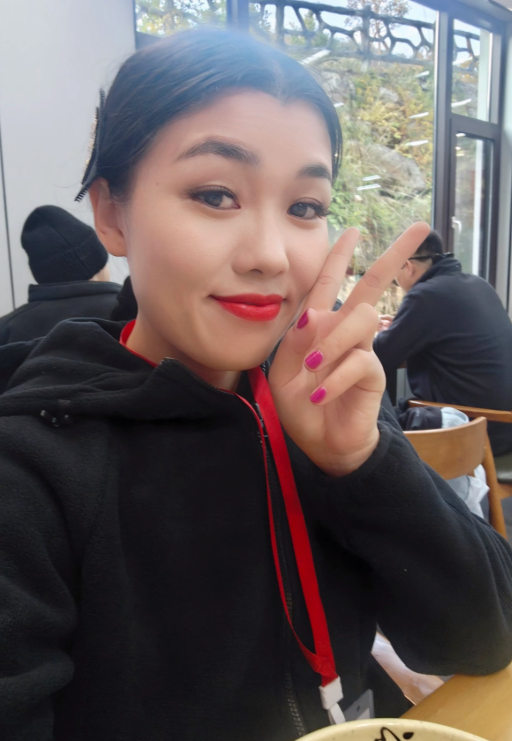 Yang Chaoqin trước khi tham gia thử thách sinh tồn trên núi ở tỉnh Hồ Nam, Trung Quốc. Ảnh: QQ