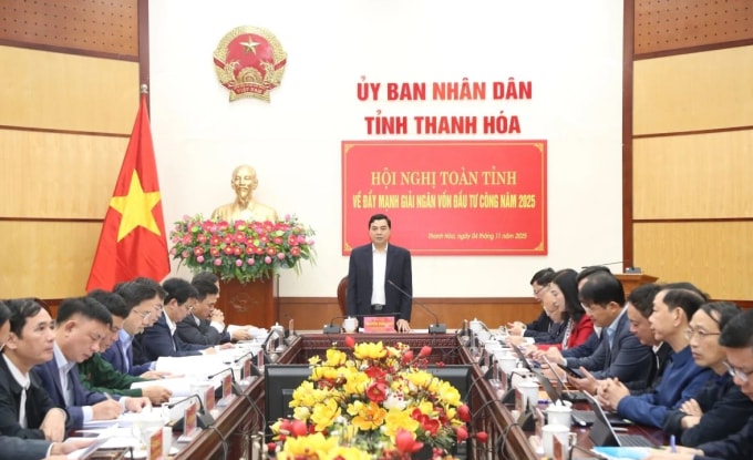 Hội nghị bàn giải pháp thúc đẩy tiến độ giải ngân vốn đầu tư công tỉnh Thanh Hoá ngày 4/11. Ảnh: Lam Sơn
