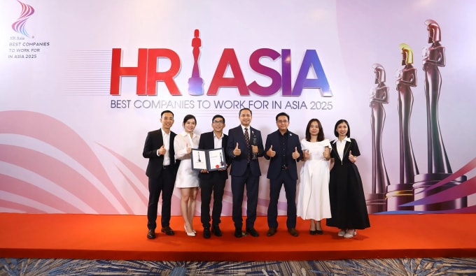 Đại diện Acecook Việt Nam nhận giải Best Companies to Work for in Asia 2025 (Nơi làm việc tốt nhất Châu Á). Ảnh: Acecook Việt Nam