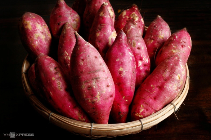 Một nghiên cứu ghi nhận rằng, ăn 100 g khoai lang mỗi ngày trong 2 tuần giúp cải thiện rõ rệt tình trạng táo bón. Ảnh: Bùi Thủy