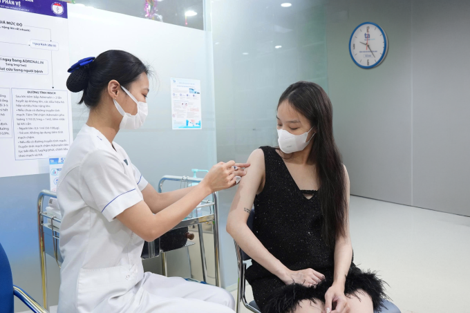 Thai phụ tiêm vaccine ngừa RSV tại Bệnh viện Đa khoa Tâm Anh Hà Nội. Ảnh: Trang Lê
