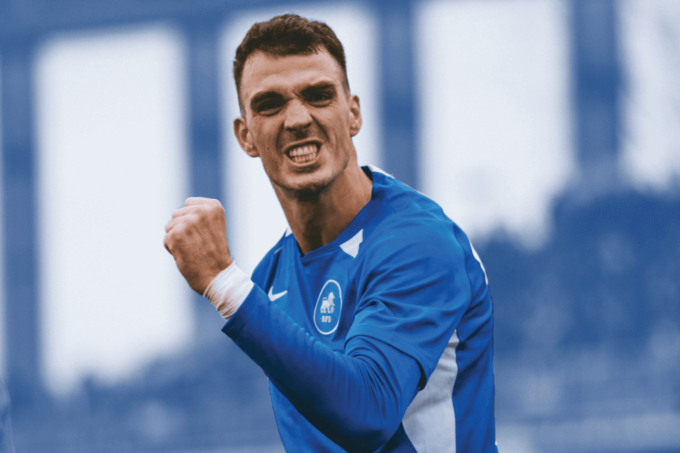 Darko Lemajic mừng bàn cho RFS. Ảnh: Abola