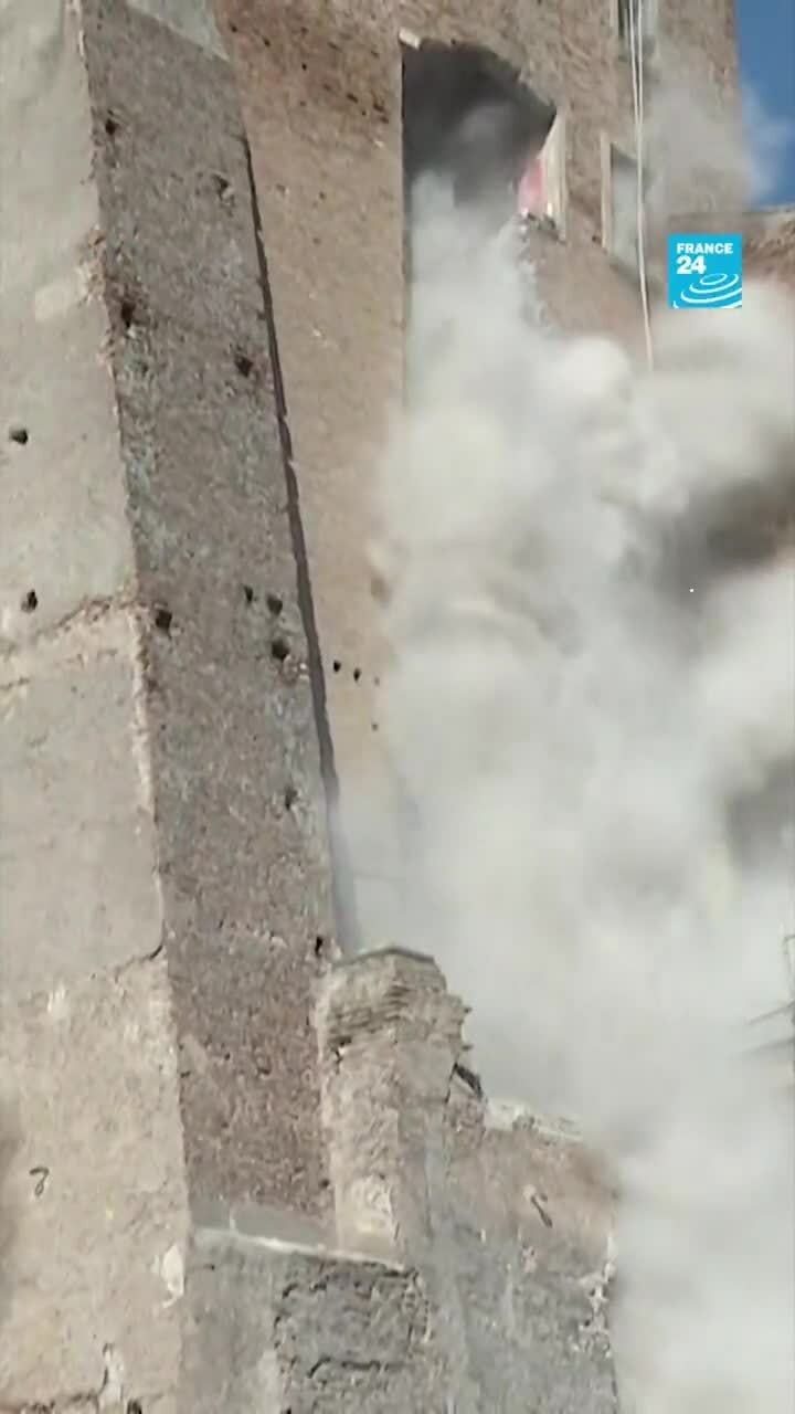 Sập tháp cổ ở Rome