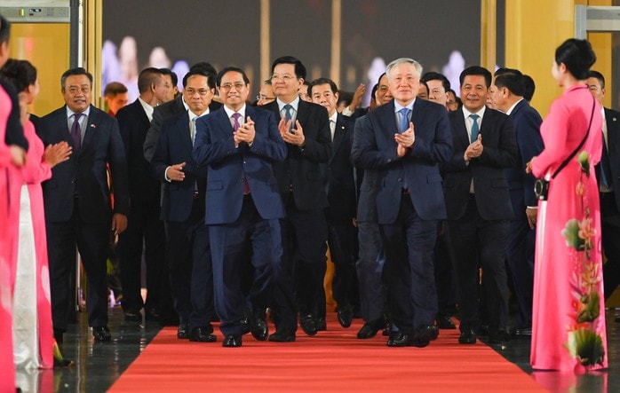 Thủ tướng Phạm Minh Chính khai mạc Hội chợ Mùa Thu 2025 tại Việt Nam - Ảnh 1.