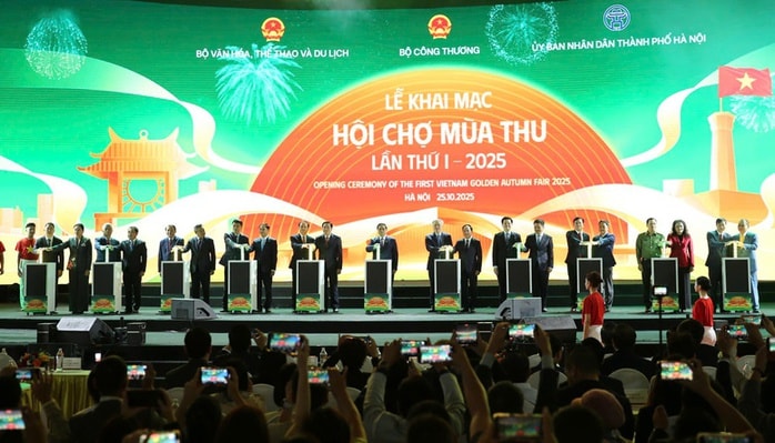Thủ tướng Phạm Minh Chính khai mạc Hội chợ Mùa Thu 2025 tại Việt Nam - Ảnh 2.