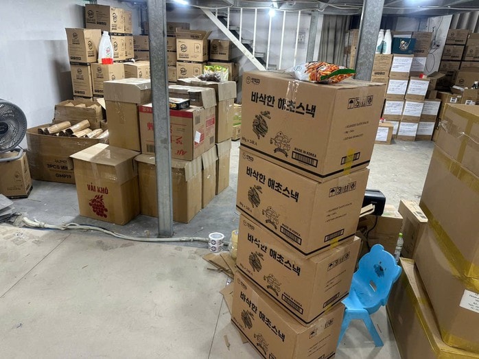 QLTT TP HCM mở đợt cao điểm tấn công hàng lậu và hàng giả trên thương mại điện tử - Ảnh 2. QLTT TP HCM mở đợt cao điểm tấn công hàng lậu và hàng giả trên thương mại điện tử - Ảnh 2.