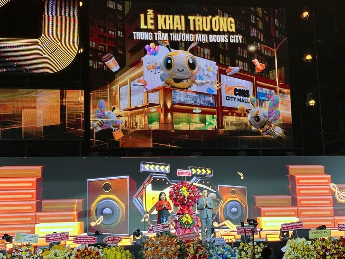 Lãnh đạo TP HCM Tham dự lễ khánh thành Bcons City Mall tại Bình Dương - Ảnh 2. Lãnh đạo TP HCM Tham dự lễ khánh thành Bcons City Mall tại Bình Dương - Ảnh 2.