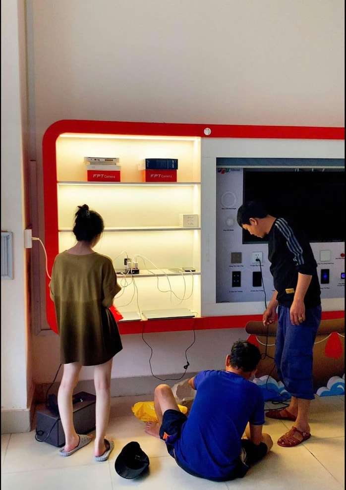 FPT hỗ trợ 4 tấn thuốc, vật tư y tế và chỗ trú an toàn cho người dân vùng lũ miền Trung - Ảnh 1.