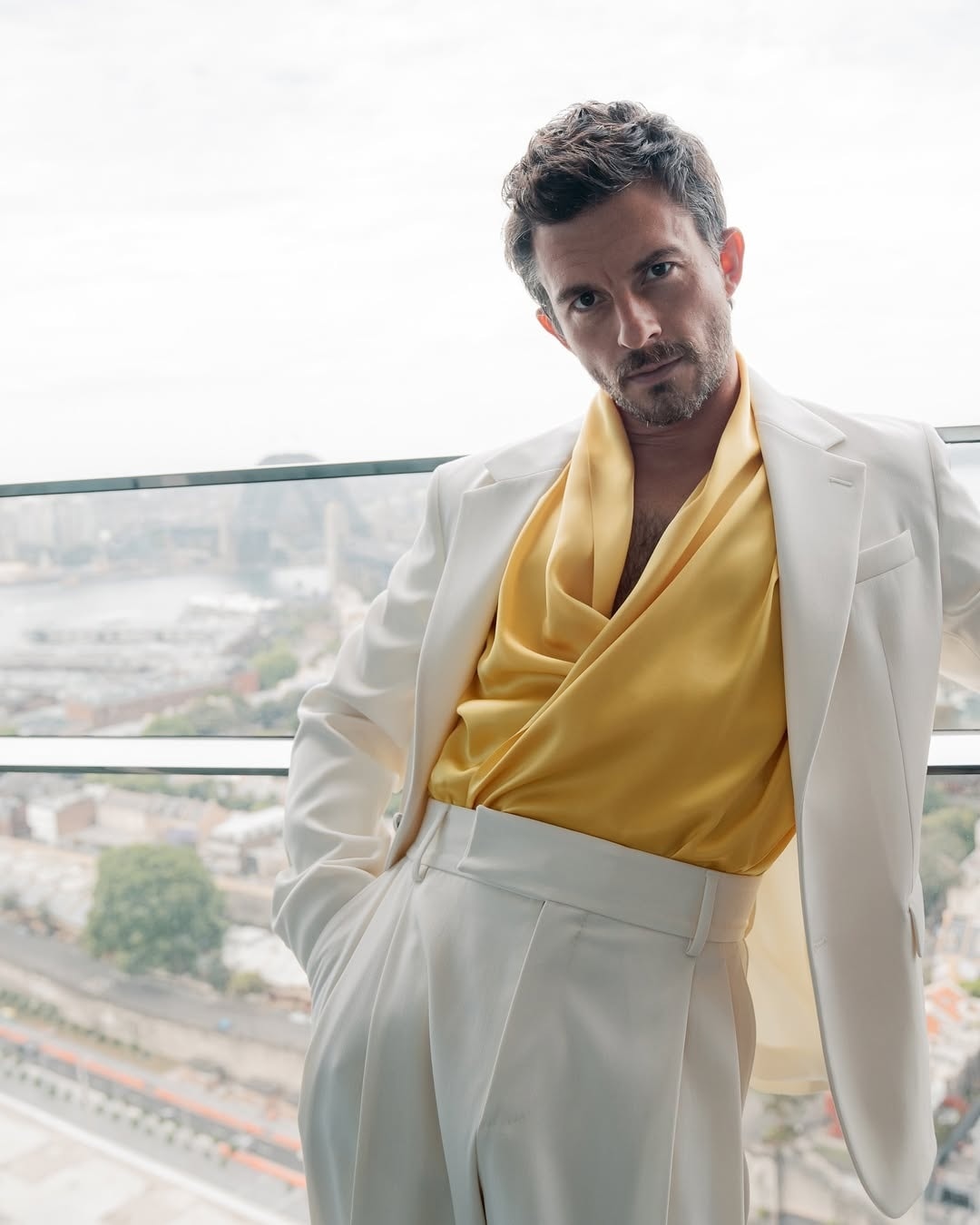 Jonathan bailey anh 2