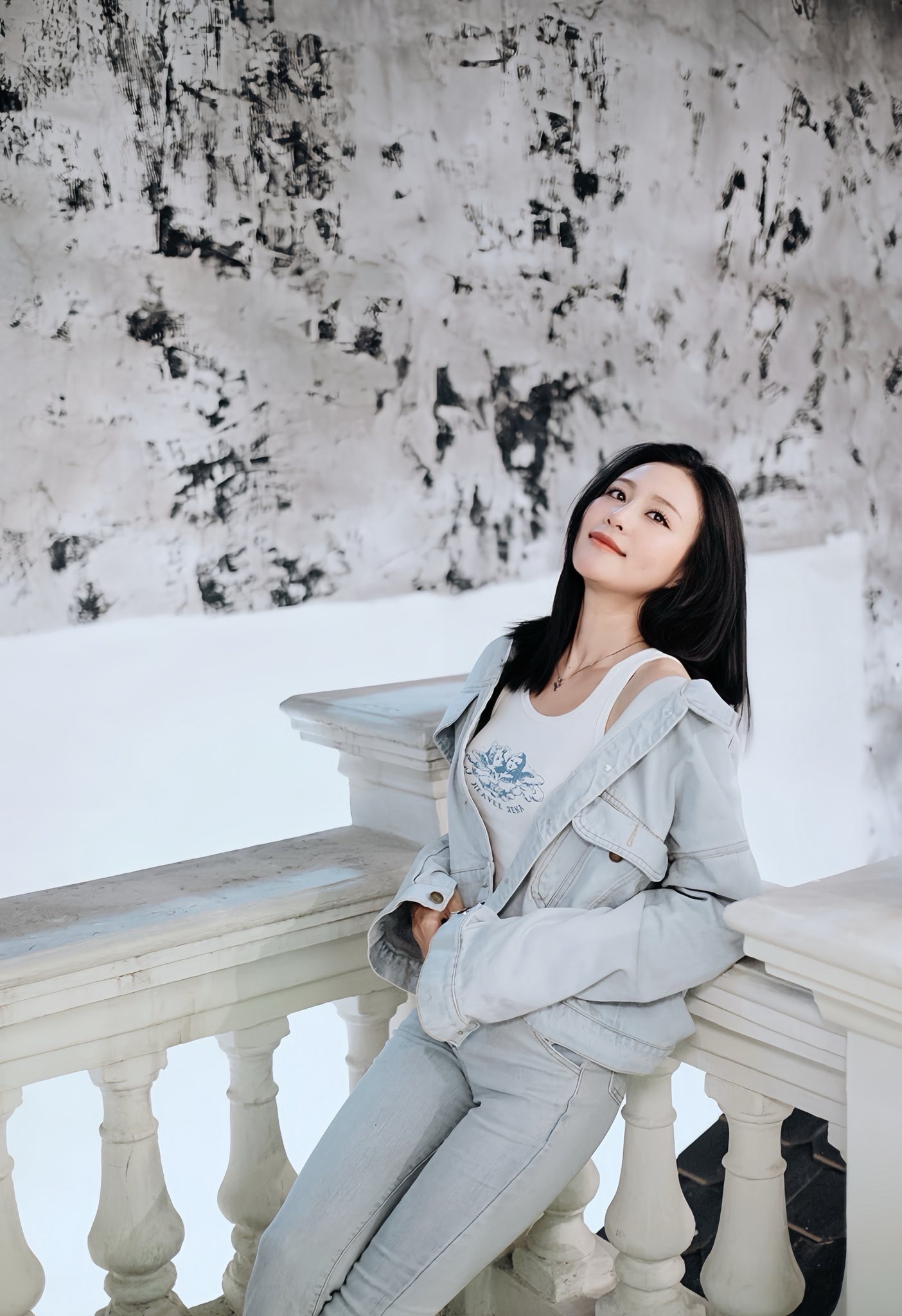 Tú - nữ giám đốc mạnh mẽ trong 'Cách em 1 milimet' đời thực có sắc vóc ra sao?- Ảnh 4.